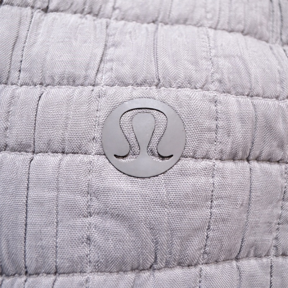 NWOT Lululemon Size 0 Reversible Jacket Serene Travels Bomber Jacket Lunar Rock - Picture 9 of 15